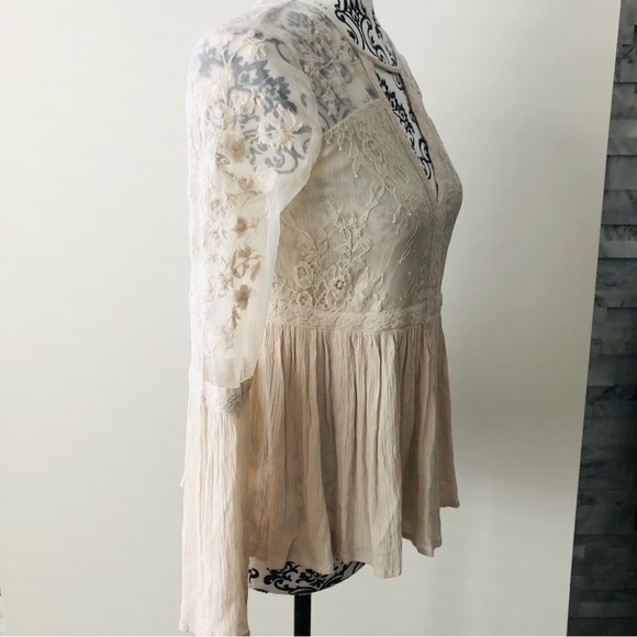 American Eagle Lace Bell Sleeve V-Neck Blouse Top Shirt Ivory Cream XS - Picture 10 of 12